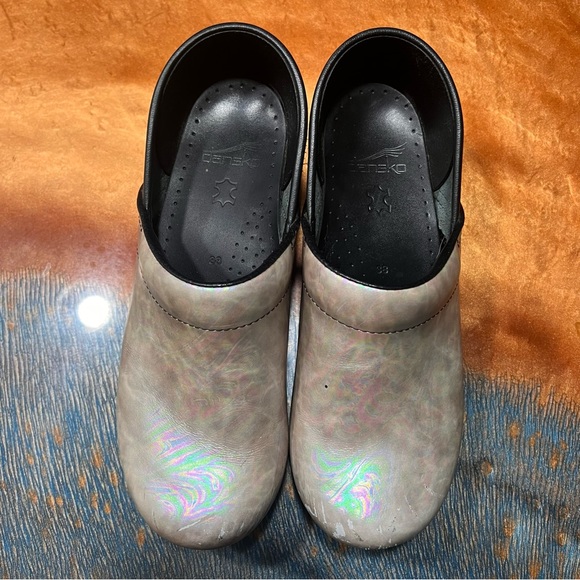 Dansko Iridescent Pearlized Clogs size 38 white Pearl - Picture 9 of 12